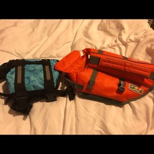 Two dog Lifevests in XS